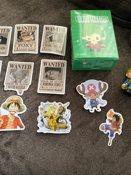 One Piece Sticker & Mini Figure - Picture 1 of 1